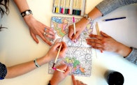 adult colouring therapy