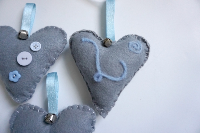 scandinavian felt heart DIY