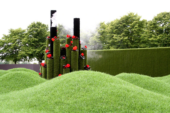 Diamonds and Rust, Hampton Court Flower Show 2011