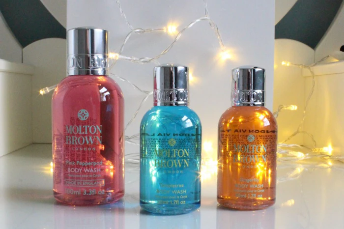 A close up photograph of beauty products using f-stop number (22)