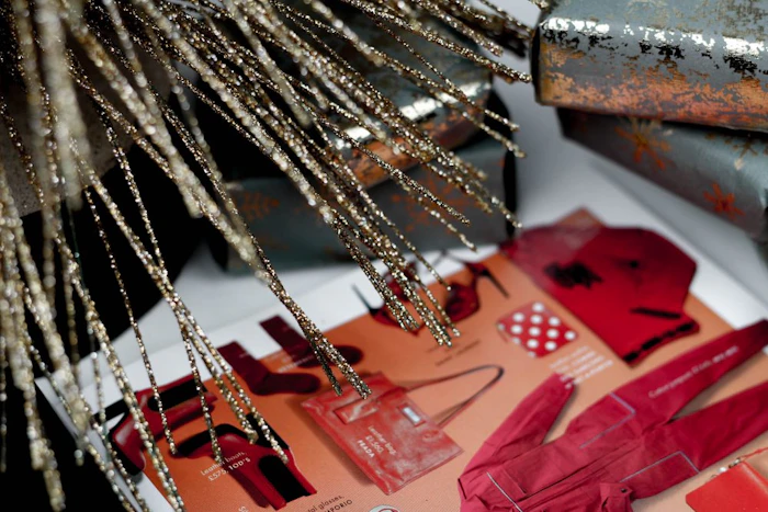 How to wear red